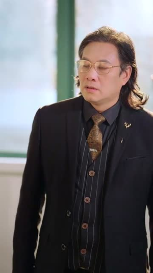 重回职场我在隔壁当老大(62集) 重回职场我在隔壁当老大(62集)这个短剧太精彩了