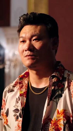 我一个小明星，搞点副业合理吧（82集）好看又上头的短剧