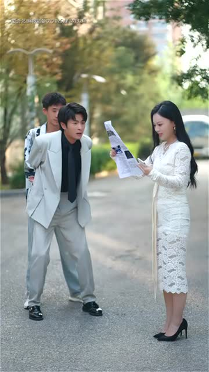 我的报纸能预知未来（95集）一口气追完全集短剧