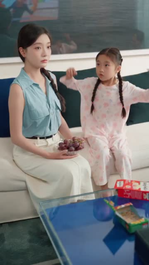 萝莉来砸门爹地请接招（98集）每天热门短剧推荐