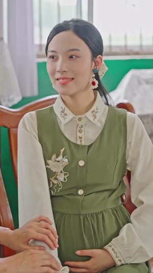 八零恰回那年婚礼时(104集) 八零恰回那年婚礼时(104集)短剧推荐更新中