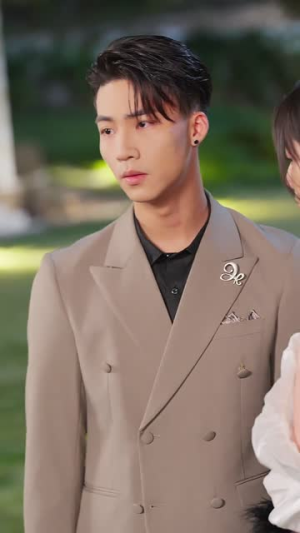 学姐请庇护(60集) 学姐请庇护(60集)短剧来袭敬请分享