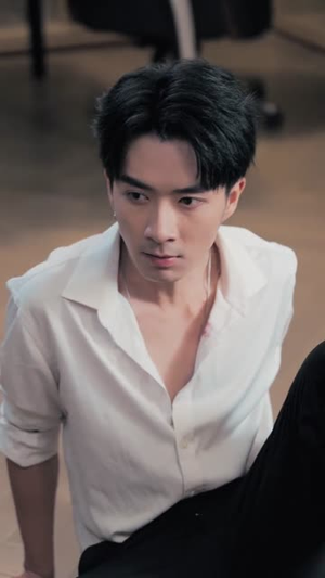 绝不回头(30集) 绝不回头(30集)一口气追完全集短剧