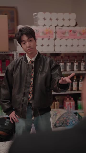 小卖部通末世：开局泡面换黄金（71集）最近很火的短剧