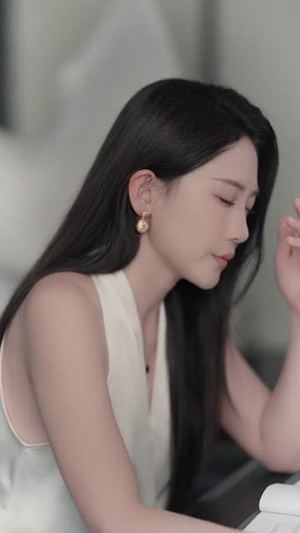 她第七世才看清（60集）火爆短剧正在热播